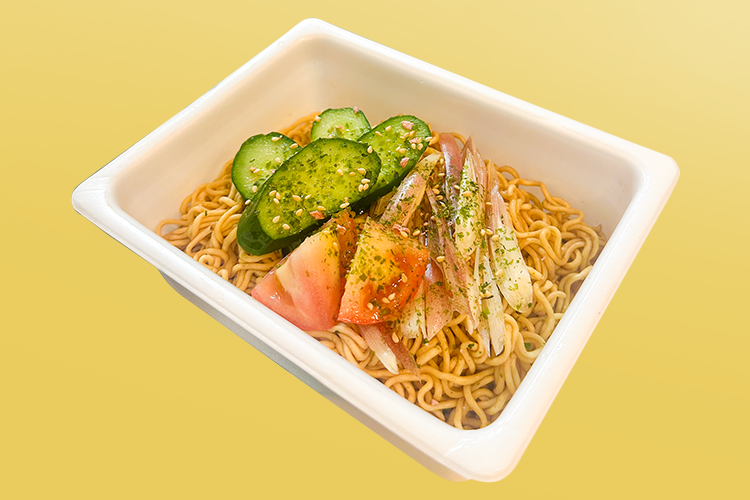 冷やしペヤング夏野菜トッピング